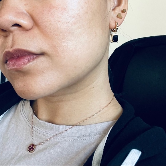 💎 PRICE🔻French black Rectangle Stone gold Earrings dangling - Picture 4 of 5